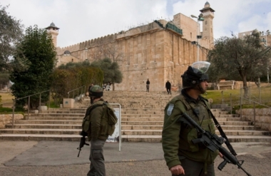 L'ennemi sioniste ferme la mosquée Ibrahimi sous prétexte de fêtes juives