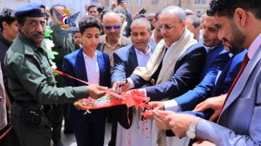 Vizepremierminister Al-Junaid weiht das Solarofenprojekt in der Hauptstadt ein