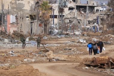 Enemy forces Palestinians to evacuate large parts of eastern neighborhoods of Khan Yunis