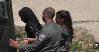 Zionist enemy forces arrest 2 girls from occupied Jerusalem