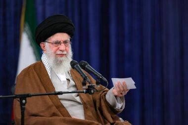 Sr. Jamenei: El pueblo iraní no debe preocuparse y no habrá perturbaciones en el trabajo del país.