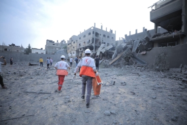 الهلال الأحمر الفلسطيني: استشهاد 27 من طواقمنا منذ بداية العدوان على غزة