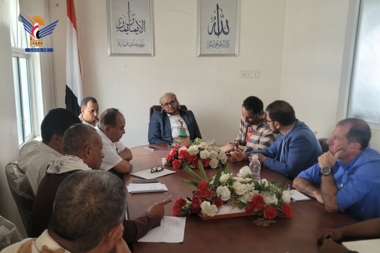 Discussing International Committee Red Cross activities in water & sanitation field in Taiz