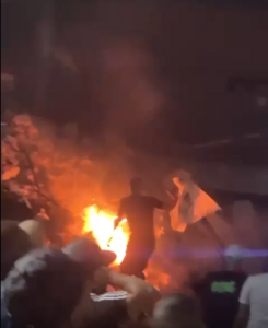 20 palestinos fueron martirizados cuando el enemigo sionista bombardeó un café en el campo de Tulkarm