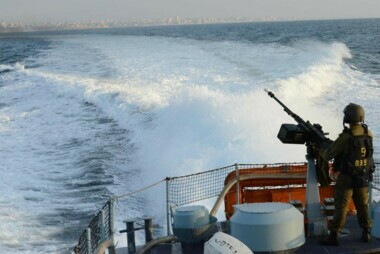 Zionist enemy targets Palestinian fishermen's boats in open sea of Gaza
