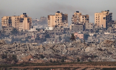 طيران العدو الصهيوني يواصل قصفه العنيف على قطاع غزة في اليوم 203 من العدوان