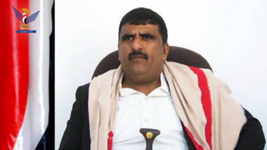 Le gouverneur de Ma'rib annonce une initiative visant à ouvrir unilatéralement la route Sanaa-Sarwah-Ma'rib