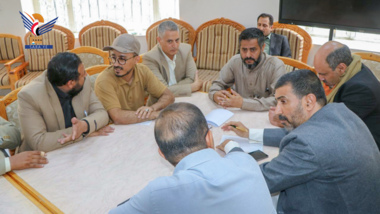 Discussing level of implementation of water projects in Dhamar