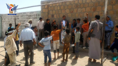 مسير وعرض كشفي ورحلة ترفيهية لطلاب المدارس الصيفية في بدبدة بمأرب