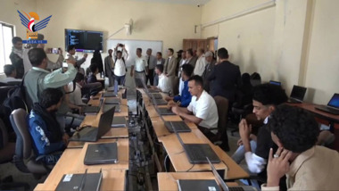 نائب وزير التربية والتعليم يتفقد سير اختبارات الشهادة الثانوية العامة بتعز