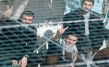 الأسرى الفلسطينيون يجبرون العدو الصهيوني على وقف الإجراءات التعسفية بحقهم