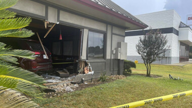 23 personas resultaron heridas en un accidente automovilístico en un restaurante en Texas, EE. UU.