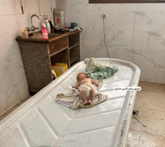 Tod eines palästinensischen Babys, das aufgrund der extremen Kälte in den Mawasi-Zelten in Khan Yunis erfror