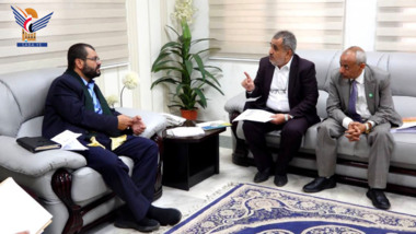 Health Minister praises Thawra Hospital Authority efforts in Hodeidah towards affected by floods