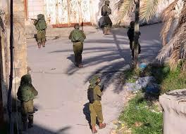 نیروهای اشغالگر اسرائیل دو فلسطینی را از استان الخلیل بازداشت کردند و شهرک نشینان به دورا یورش بردند