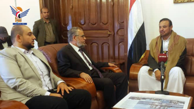 أمين العاصمة يلتقي القائم بأعمال ممثل حركة حماس
