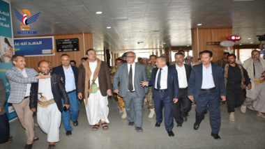   Le Premier ministre visite l'aéroport international de Sana'a