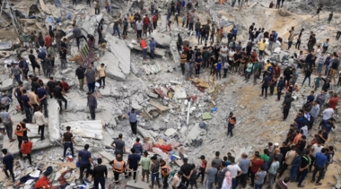 40 martyrs, 100 wounded in two massacres in Nossairat, Khan Younis