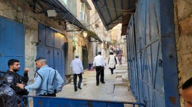 مستوطنون صهاينة يستولون على منزل لعائلة فلسطينية وسط مدينة القدس