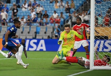 تشيلسي يقصي بنفيكا ويتأهل لربع نهائي كأس العالم للأندية