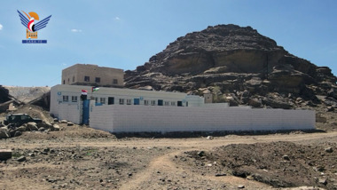 Saada.. Eröffnung eines Projekts zum Bau und zur Umzäunung einer Schule im Bezirk Al-Safra