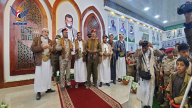 Eröffnung der Märtyrer-Ausstellung der Führer in der Sechsten Militärregion in Saada