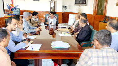 Discussing work mechanism of Committee for Simplifying Procedures & Developing Services at Oil Ministry