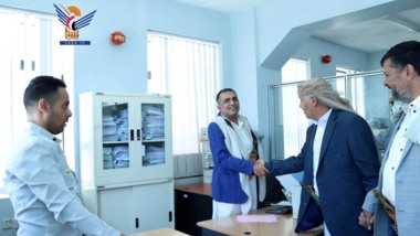 Überprüfung der Arbeitsdisziplin in mehreren Führungsbüros in Al Dhalea