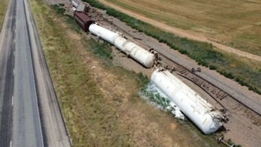 Una persona muere al descarrilar dos trenes en Texas, EE.UU.