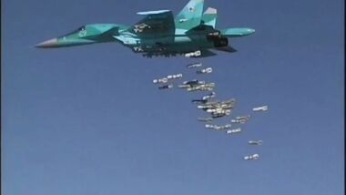 Russisches Verteidigungsministerium: Su-34-Kampfflugzeuge greifen einen Stützpunkt der ukrainischen Streitkräfte in der Region Kursk an