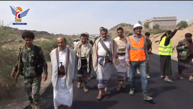 محافظ البيضاء يدشن أعمال صيانة وسفلتة طريق البيضاء - مأرب