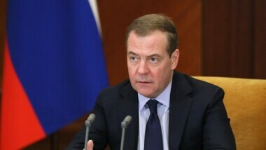 Medvedev warns Japan against militarization 