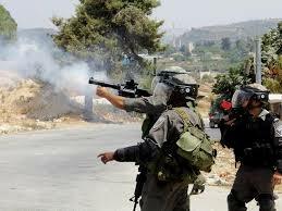 إصابات بالاختناق خلال مواجهات مع قوات العدو غرب بيت لحم