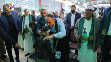 Le président Al-Mashat visite un orphelinat et découvre ses besoins et exigences