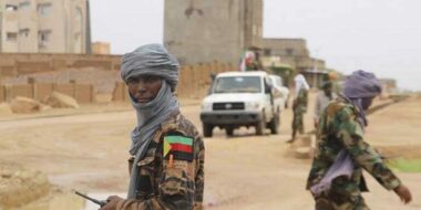 مقتل خمسة عسكريين وإصابة 20 بهجوم مسلح في مالي