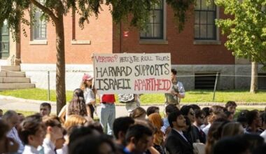 طلبة جامعة هارفارد الأمريكية يتظاهرون تضامنا مع فلسطين
