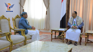 الرئيس المشاط يلتقي محافظ محافظة تعز