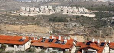 Zionist enemy notifies of confiscation of 35 dunums in Derastya in Salfit