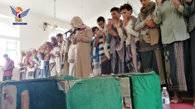 تشييع جثماني الشهيدين الفتاحي والقاضي بتعز