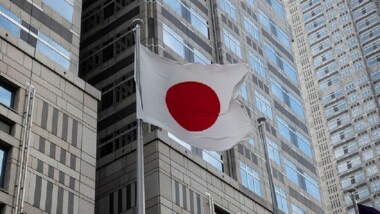 الحكومة اليابانية تقدم استقالتها بشكل كامل