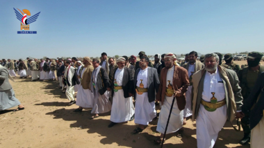 Muhammad Ali Al-Houthi beträut eine Stammesversöhnung beendet einen Mordfall zwischen der Familie Manna' in Saada