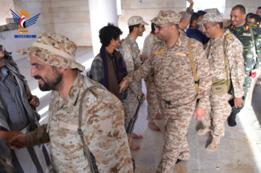 نائب رئيس مجلس إدارة وكالة سبأ يزور المرابطين في جبهة صرواح بمأرب