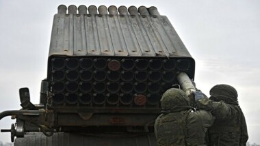 الدفاع الروسية تعلن مصرع 300 جندي أوكراني وتدمير مستودعات أسلحة وذخيرة