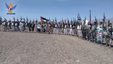 Sana'a's Hamdan district tribes disavow traitors, support Gaza in armed stand