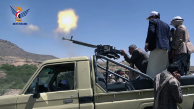 Militärmarsch und Manöver für Absolventen der Al-Aqsa-Flut im New Sana'a District