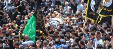Los palestinos lloran a los mártires de la agresión sionista en Gaza