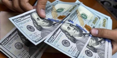الدولار يعوض خسائره السابقة بفعل توقّعات المركزي الأمريكي
