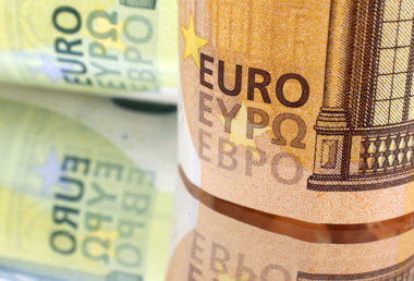 انخفاض اليورو مع ترقب المستثمرين خفض المركزي الأوروبي للفائدة