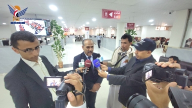 رئيس جامعة صنعاء يدّشن اختبارات القبول والمفاضلة بكلية الطب لعام 1447هـ
