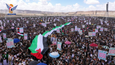 20 Marcha masiva en Saada, enfatizando el apoyo continuo hasta la victoria de Gaza 